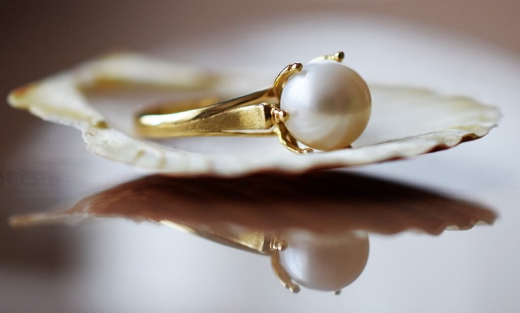 Enchanting Pearl Rings with a Touch of Star-Studded Elegance