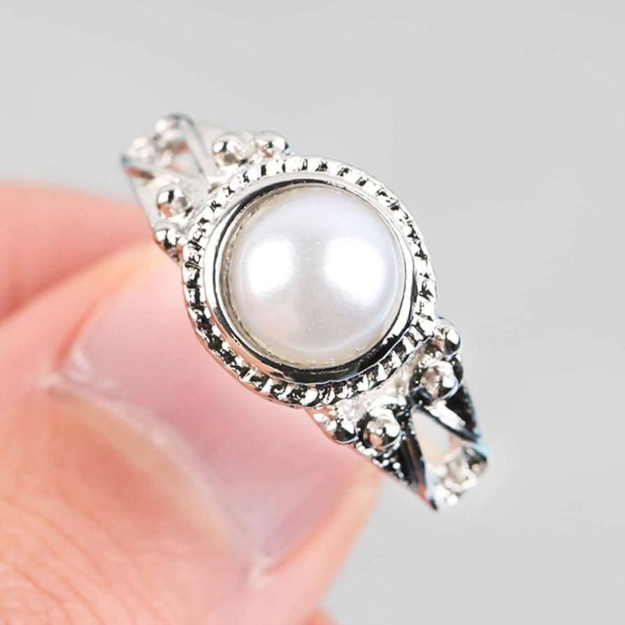 The Latest Pearl Ring Styles