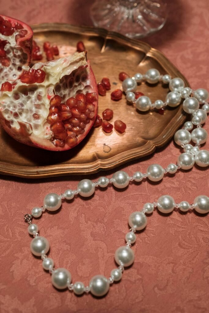 Timeless Elegance: Pearl Jewelry Worn by Icons